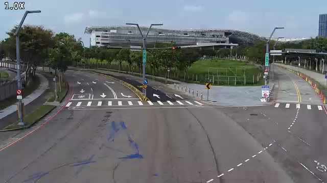 凱旋路/僑大八街 (右側車流往經貿五路) Kaixuan Rd./Qiao Da 8th St. (Right side Traffic flow to Jingmao 5th Rd.)