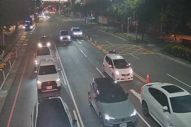 崇德十九路/四平路(右側車流往崇德路方向)