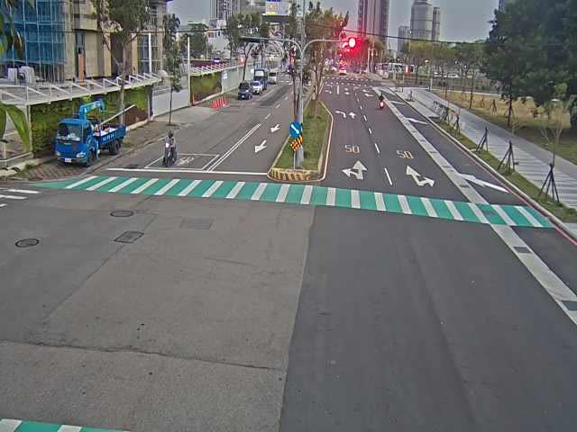 經貿路/經貿十街(右側車流往河南路)