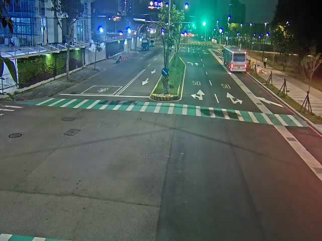 經貿路/經貿十街(右側車流往河南路)