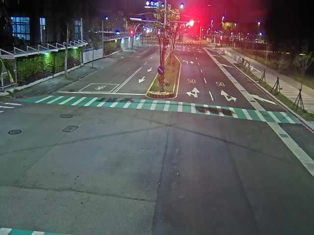 經貿路/經貿十街(右側車流往河南路)