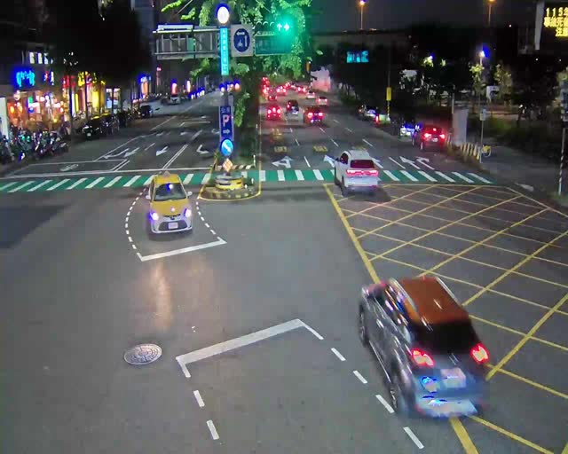 太原路/建和路 (右側車流往環中東路)