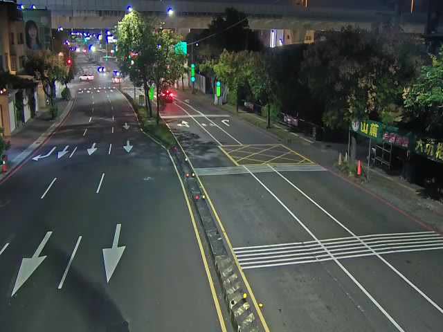 松竹路/和順路 (右側車流往環中東路)
