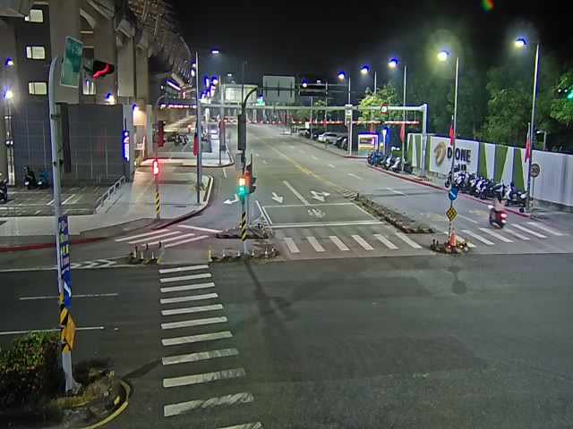 站區二路/高鐵三路(右側車流往高鐵一路)