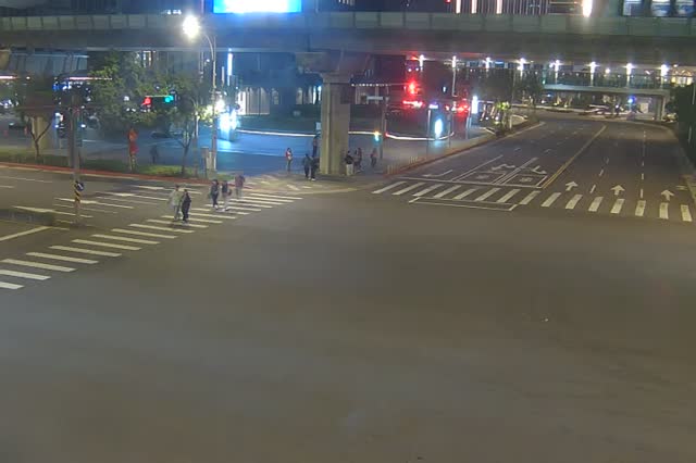 215-經貿二路105巷口
