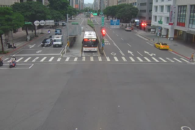 313-松江路與長安東路口