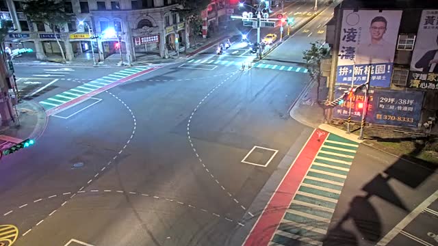 大興西路三段與文中路旁路側(昇降桿)