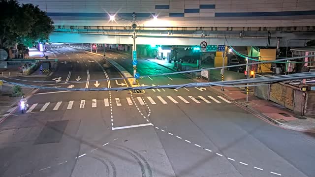 中山路龍安街口(分隔島號控箱旁號誌桿)