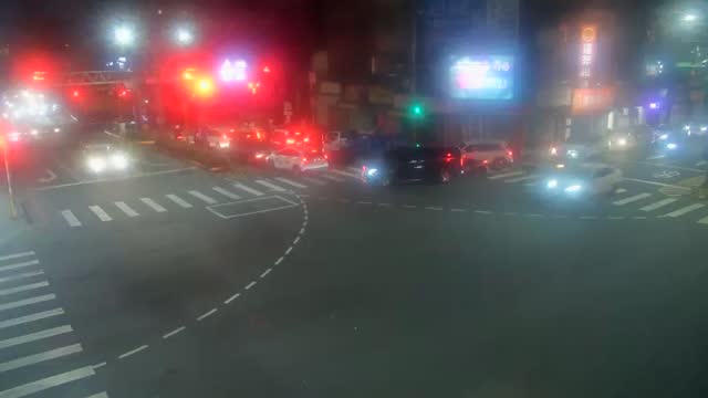 中華路興仁路口(久丹努眼鏡行前號誌桿)