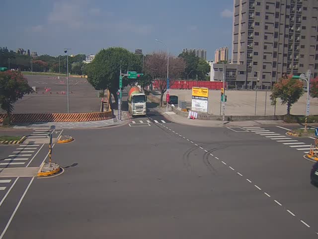 領航北路一段與洽溪路(洽溪路東側車道號誌桿上往西)