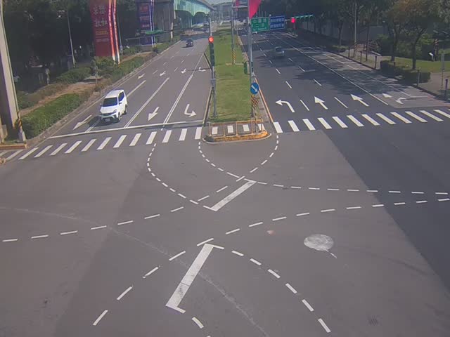 高鐵南路二段與公園路一段(高鐵南路上往北)