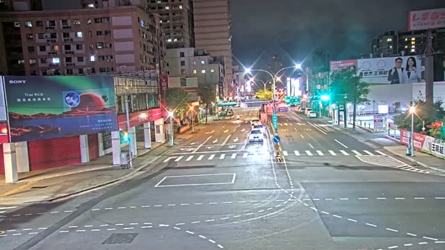 中豐路環南路口(環南路往東路口分隔島號誌桿)
