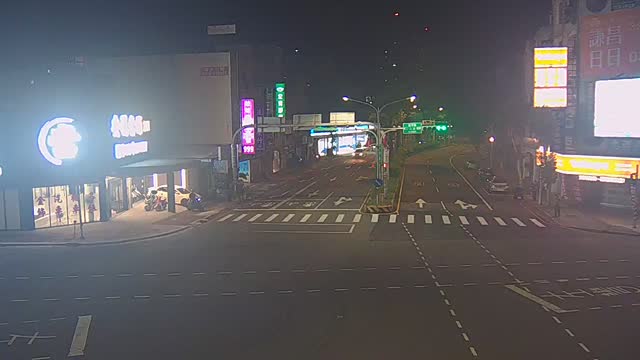 環南路延平路口(延平北向路口前分隔島號誌桿)