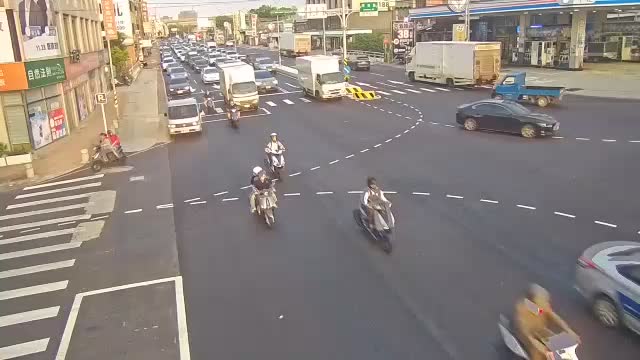 中山北路環東路口(善騰廣告前板分隔島號誌桿)