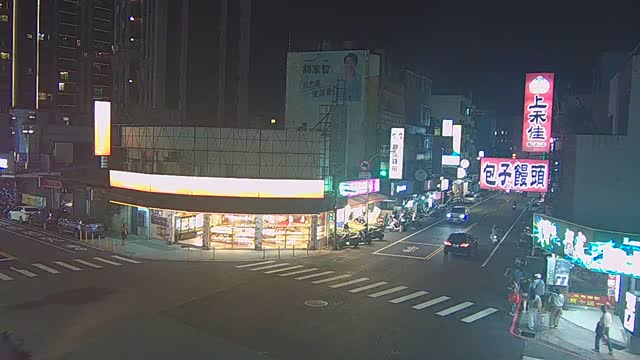 南崁路忠孝東路(7-11便利店對面號誌桿)