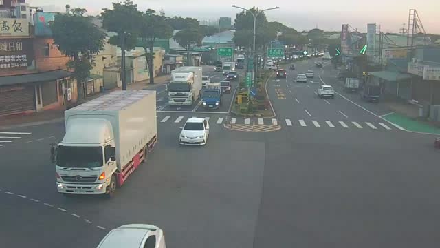 龜山一路與忠義路三段(10米桿)