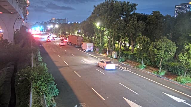 龜山一路與文化三路(10米桿)