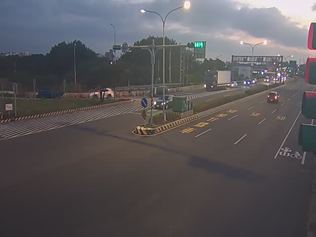 國際路一段與國二甲匝道口