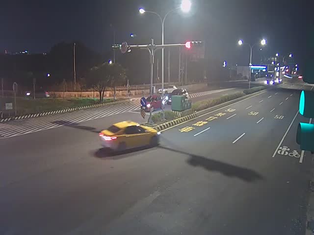 國際路一段與國二甲匝道口